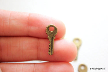 10 x Zinc Alloy Bronze Tone Key Pendants / Charms
